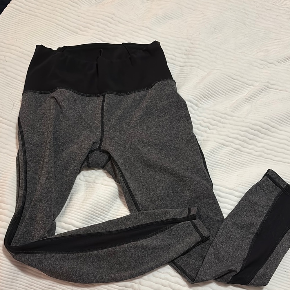 Lululemon Gray and Black Leggings w/ mesh side - Sz8